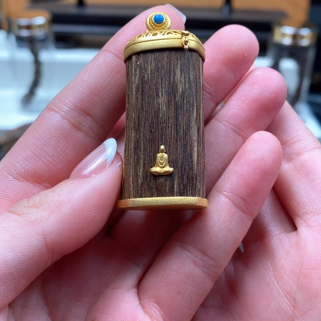 沉香吊坠达拉干九分沉香囊