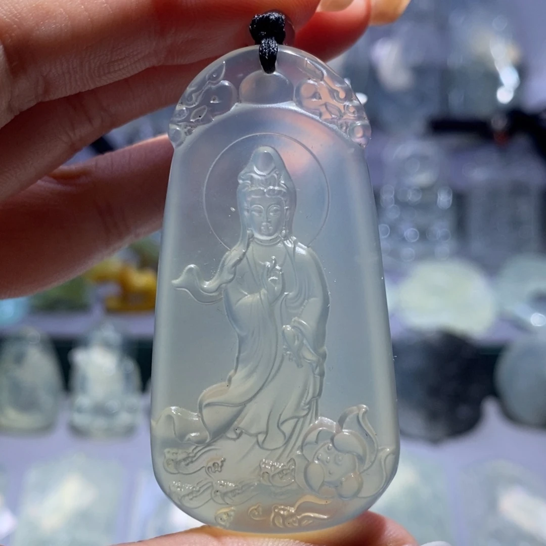 岫玉未镶嵌颈饰观音