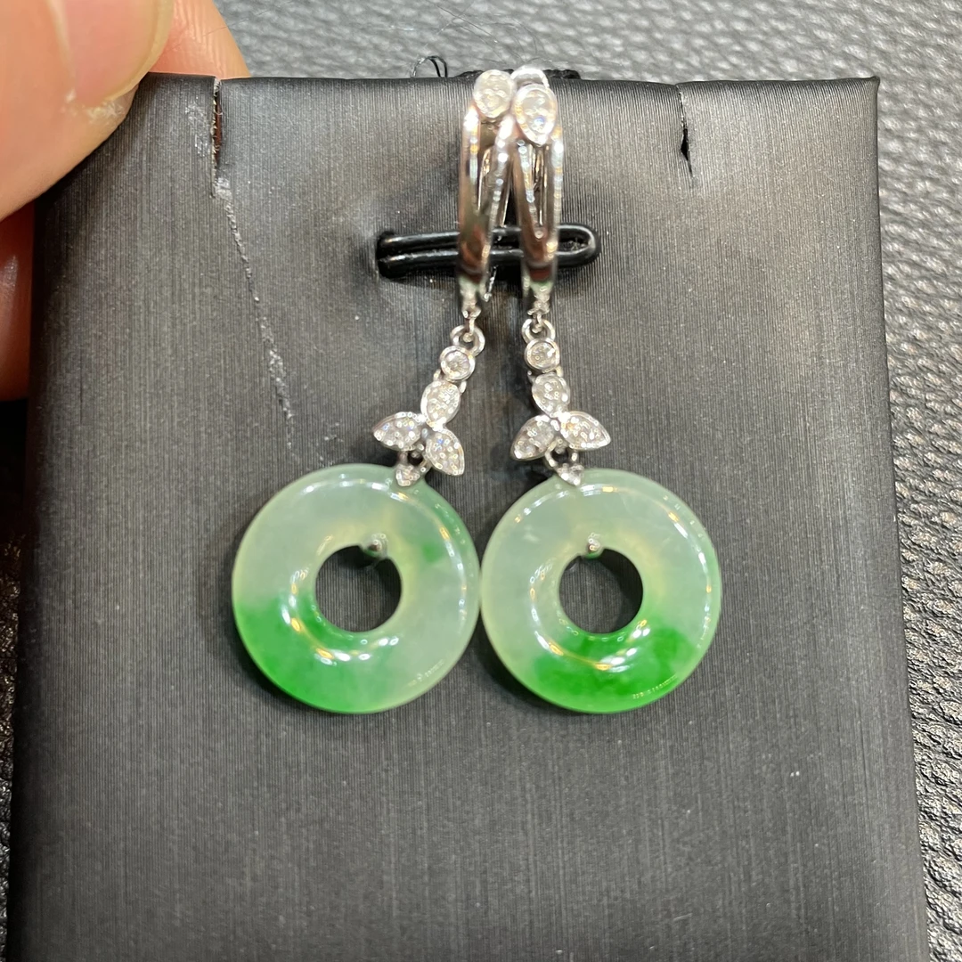 18 K金镶嵌缅甸翡翠冰飘绿甜甜圈耳包尺寸13.8、3.3