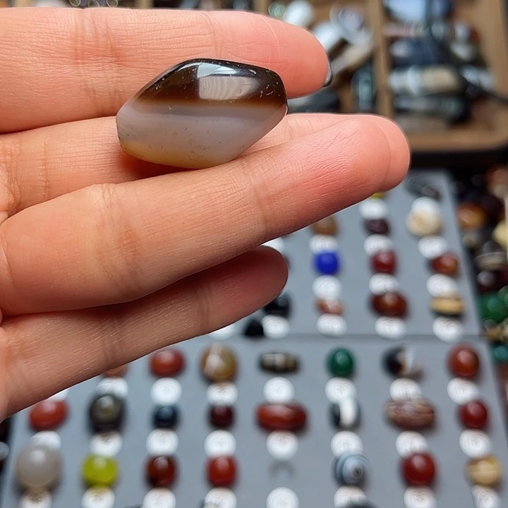 玛瑙/玉髓未镶嵌珠宝半成品牪****人