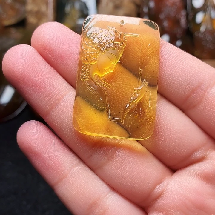 琥珀未镶嵌裸石105