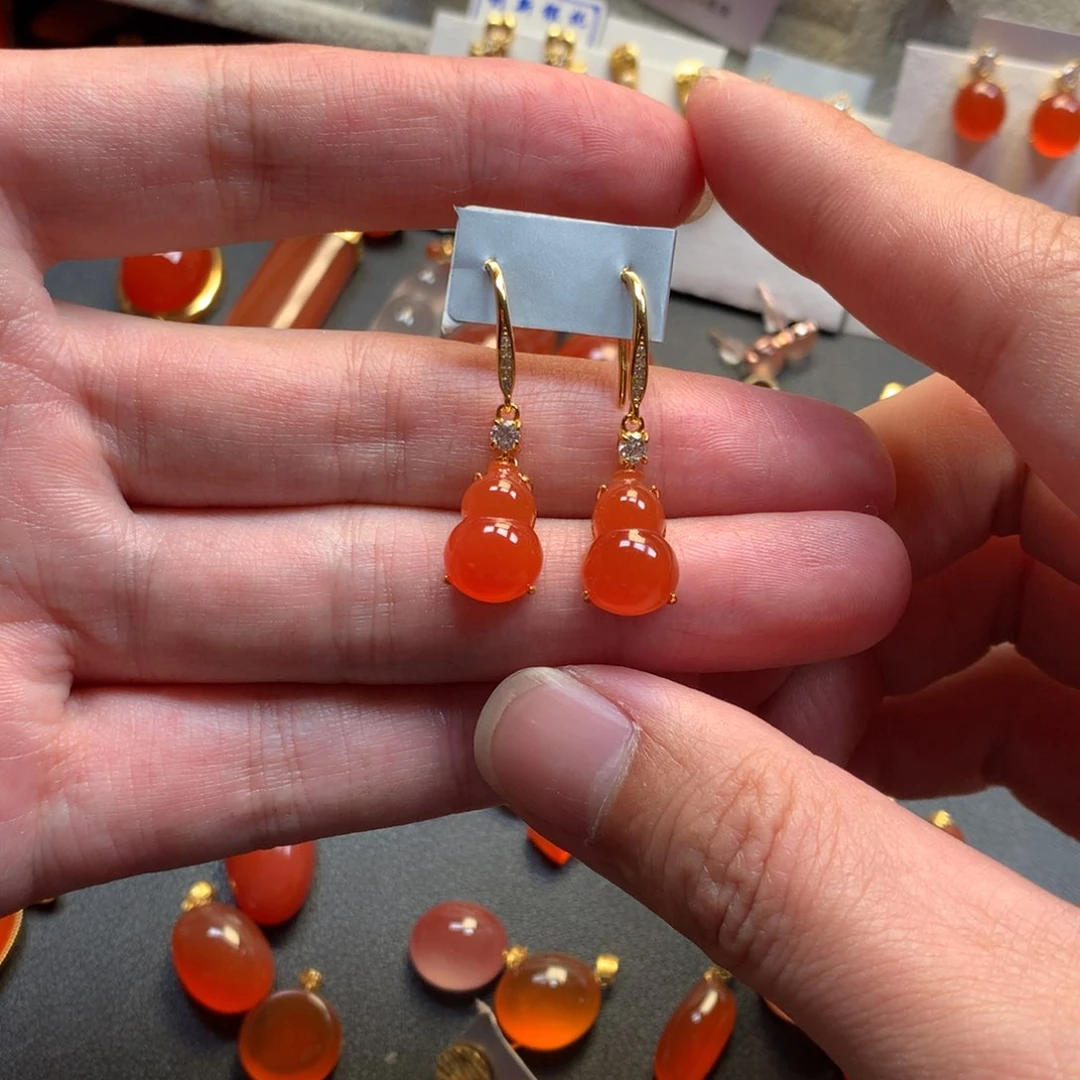 南红玛瑙颈饰未镶嵌