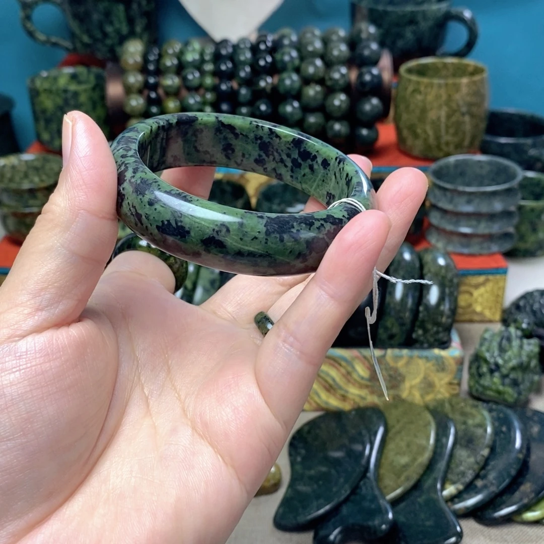 千***芳蛇纹石玉未镶嵌吊坠(不含链)