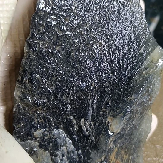 蛇纹石玉未镶嵌珠宝奇石