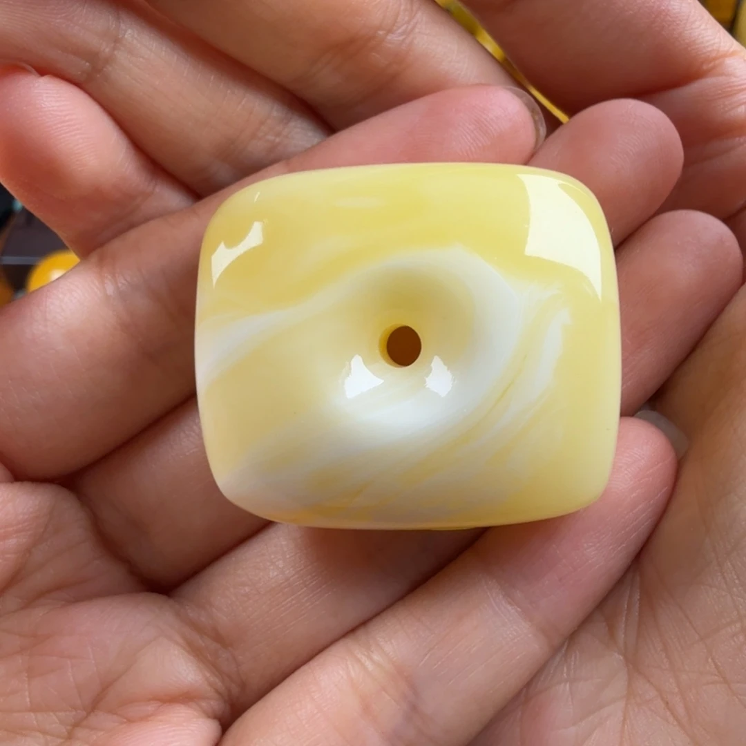 琥珀颈饰未镶嵌纯天然琥珀蜜蜡无优化