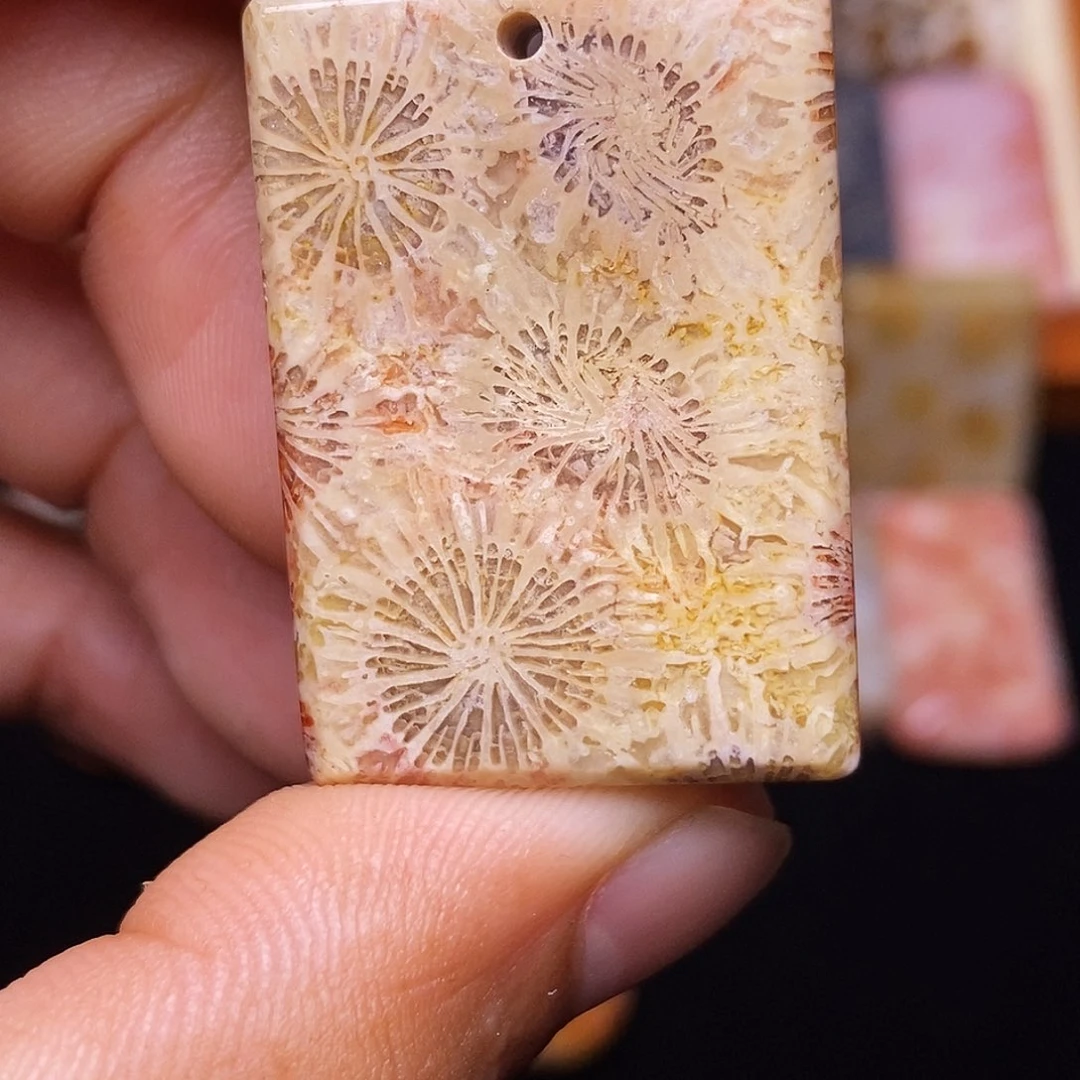 用***0硅化玉合金珊瑚玉