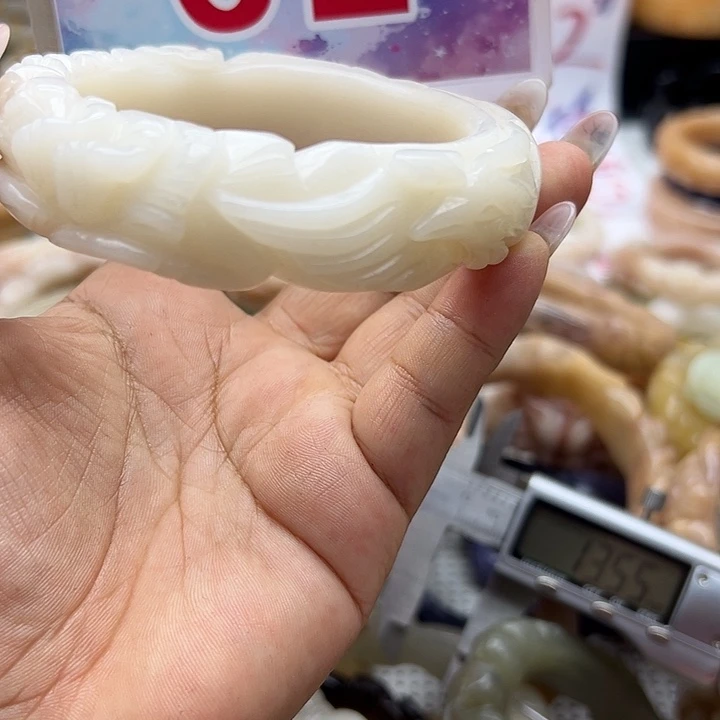 未镶嵌手镯石英岩玉