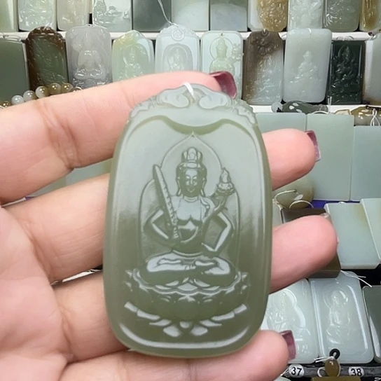 颈饰未镶嵌和田玉