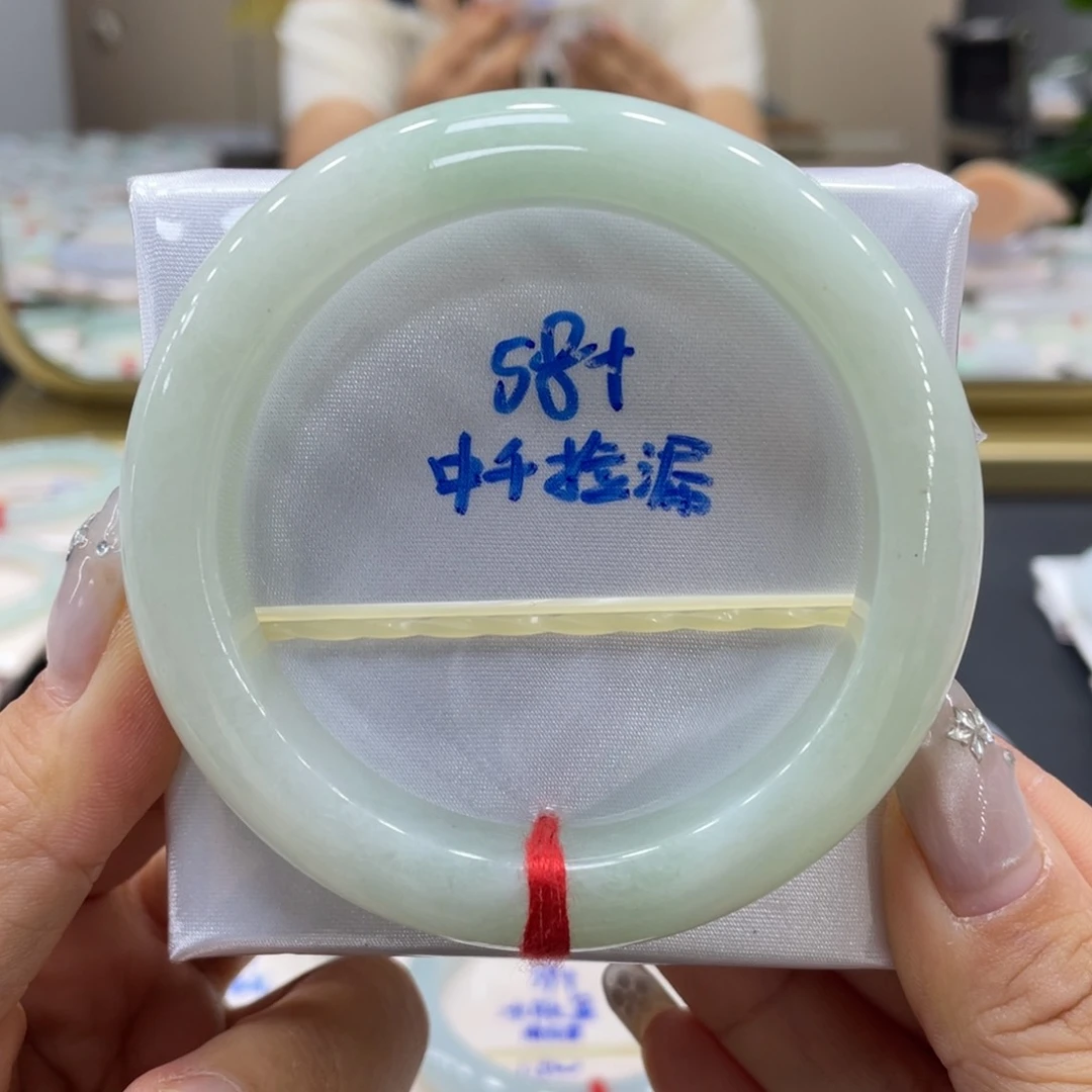 未镶嵌手镯翡翠翡翠