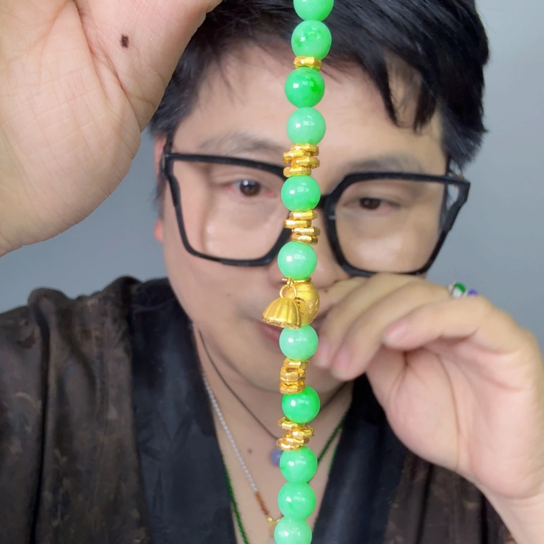 翡翠18K金镶嵌颈饰一件