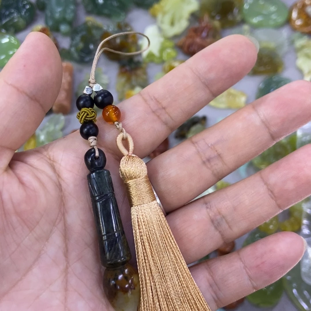 蛇纹石玉未镶嵌挂件浩**谁