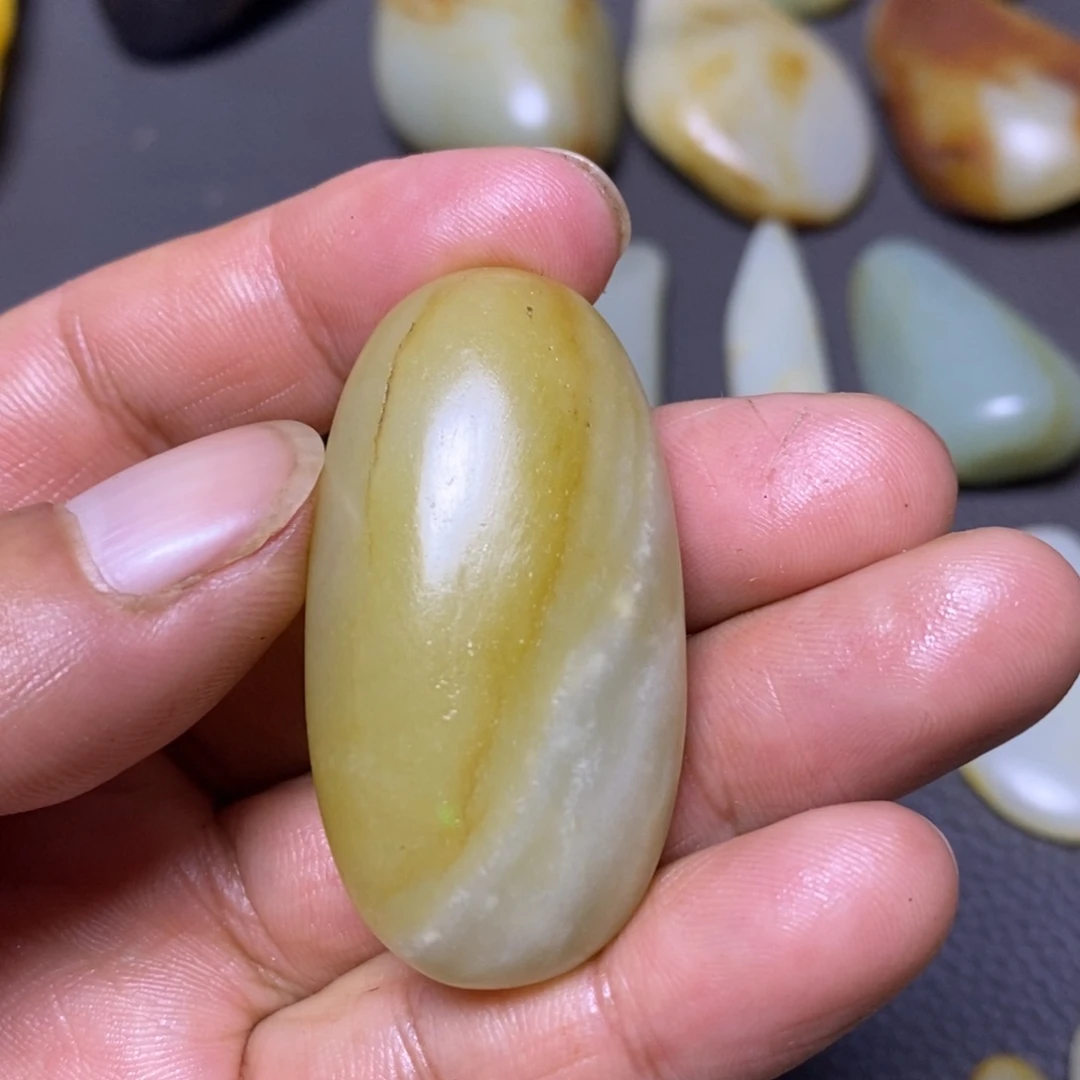 和田玉（糖玉）未镶嵌挂件
