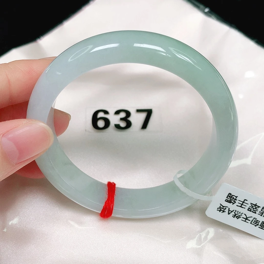翡翠手镯未镶嵌翡翠手镯未镶嵌