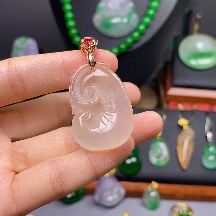 吊坠(赠链)未镶嵌翡翠