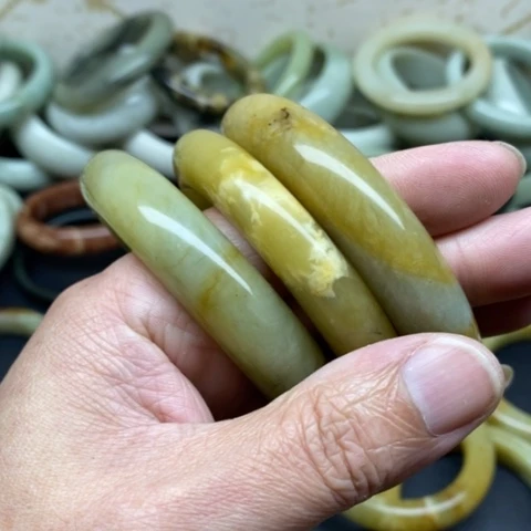 未镶嵌蛇纹石玉手镯