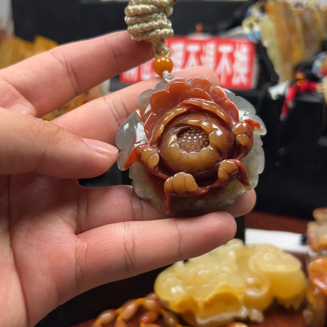 未镶嵌石英质玉（黄龙玉）多样性发货，发其一