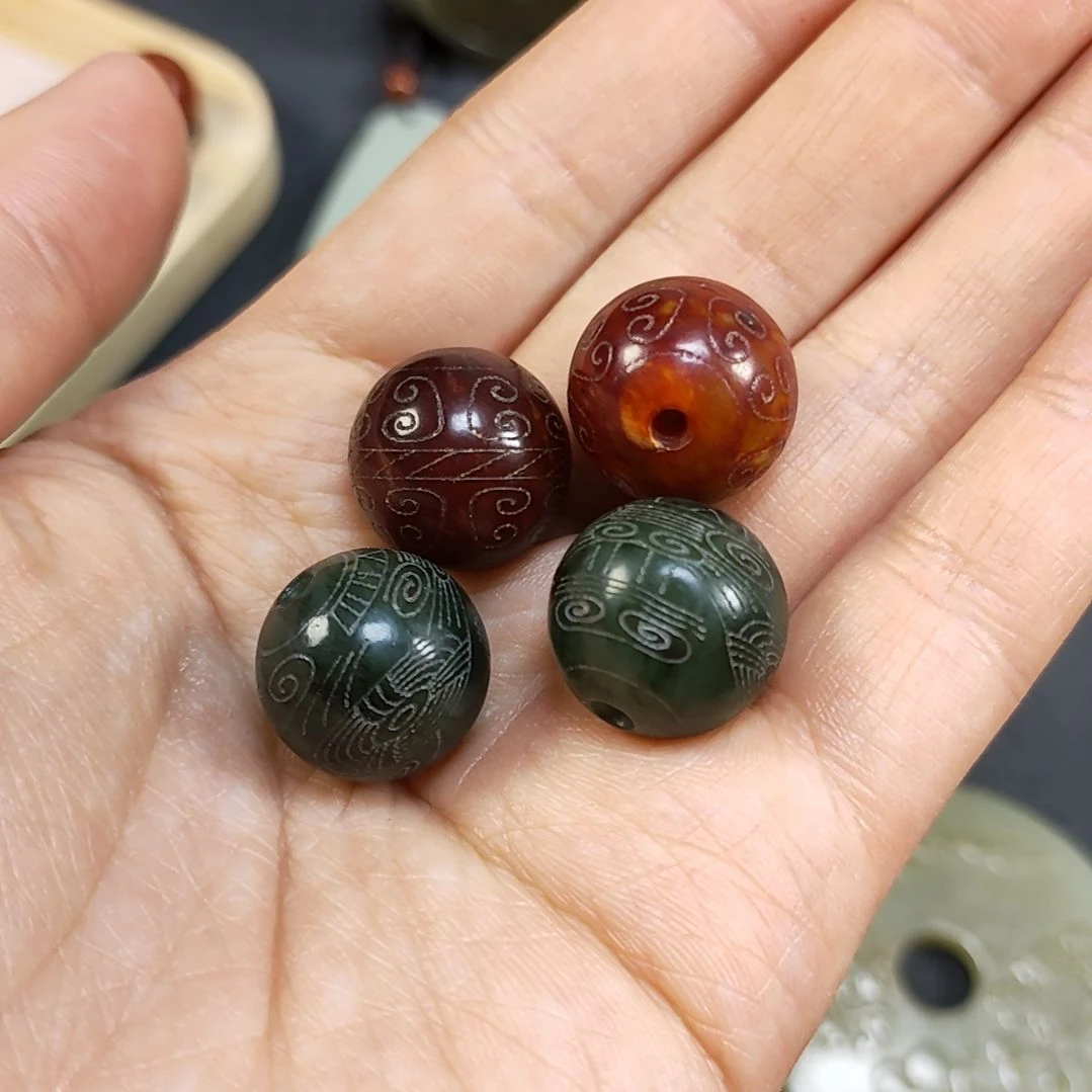 和田玉颈饰未镶嵌沙****鱼