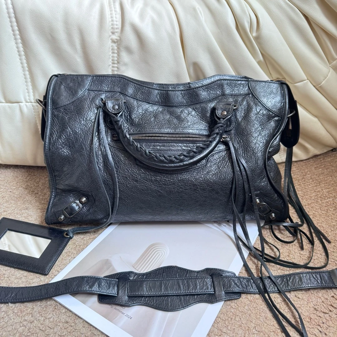 95新 Balenciaga/巴黎世家 黑色 山羊皮 机车中号/621664016