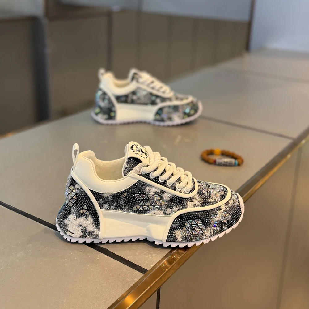 春季新款男鞋轻奢高级感水钻包底潮鞋国潮网红爆款男士鞋痞帅炸街