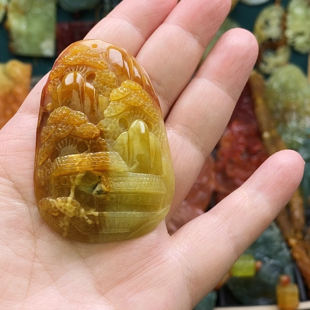 蛇纹石玉未镶嵌颈饰福利山水