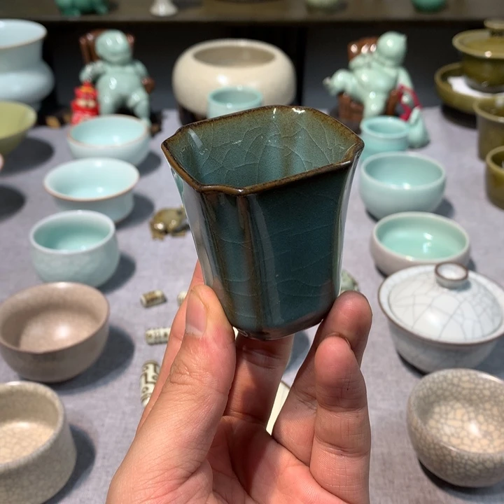 龙泉青瓷铁胎四方杯