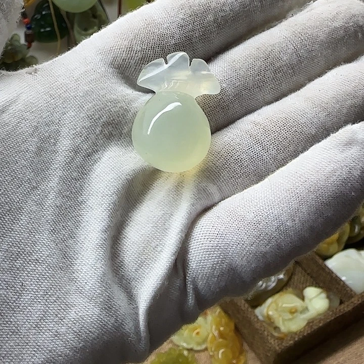 岫玉合金颈饰钱来钱来