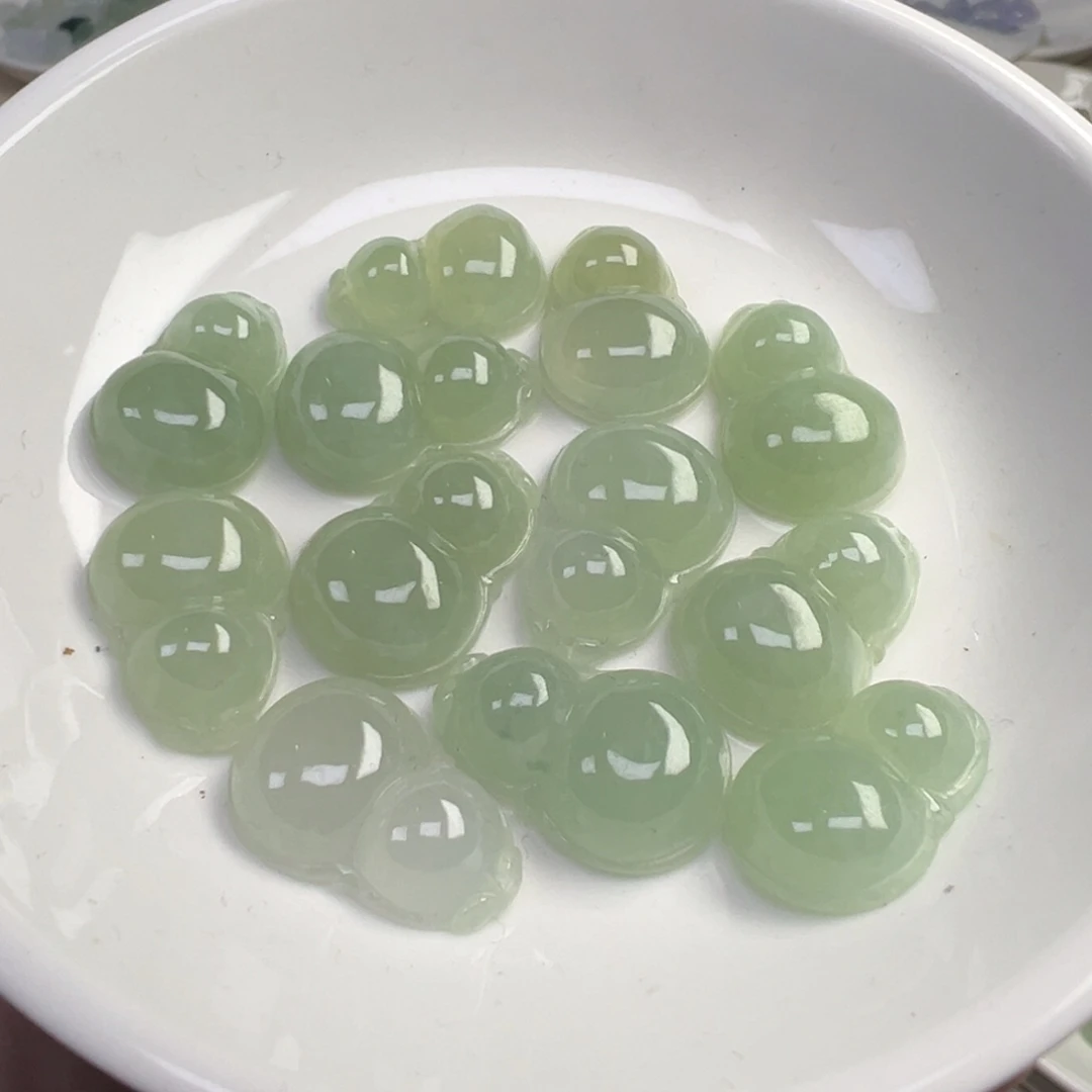 翡翠散珠大葫芦吊坠