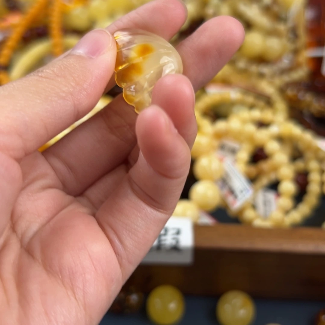 琥珀未镶嵌珠宝奇石
