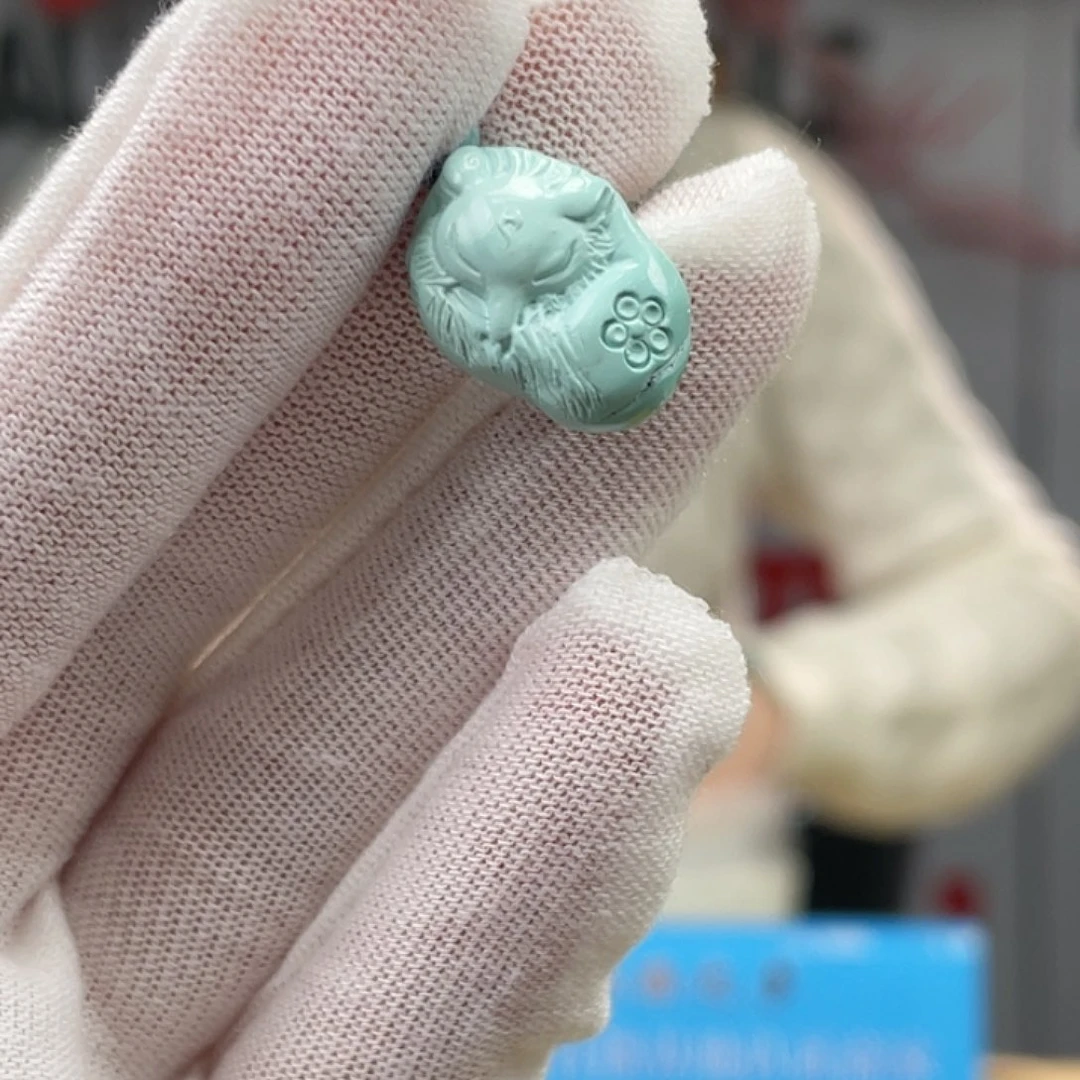 绿松石未镶嵌挂件