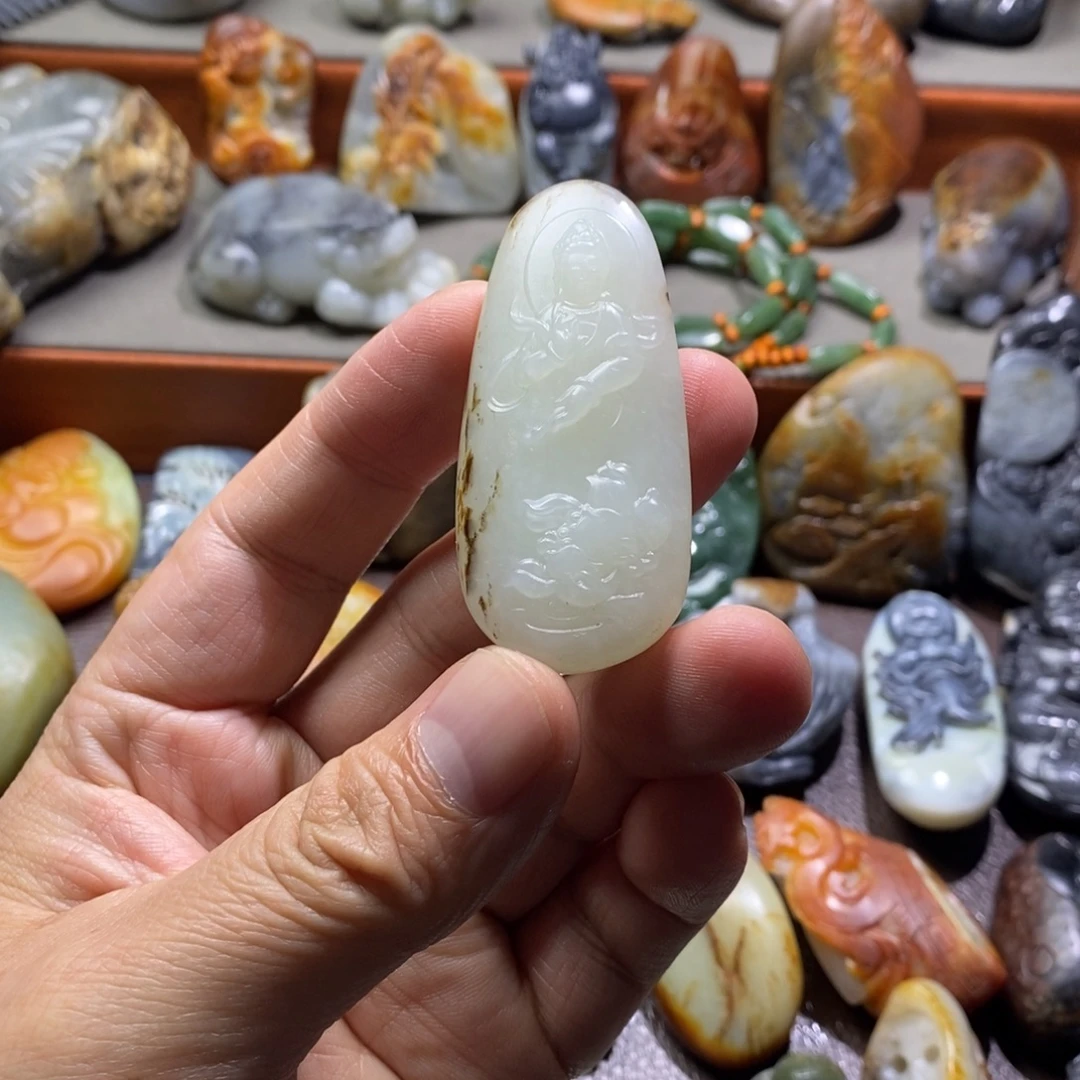 用***8和田玉未镶嵌挂件