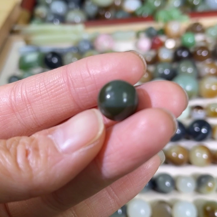 和田玉（糖玉）未镶嵌珠宝半成品12