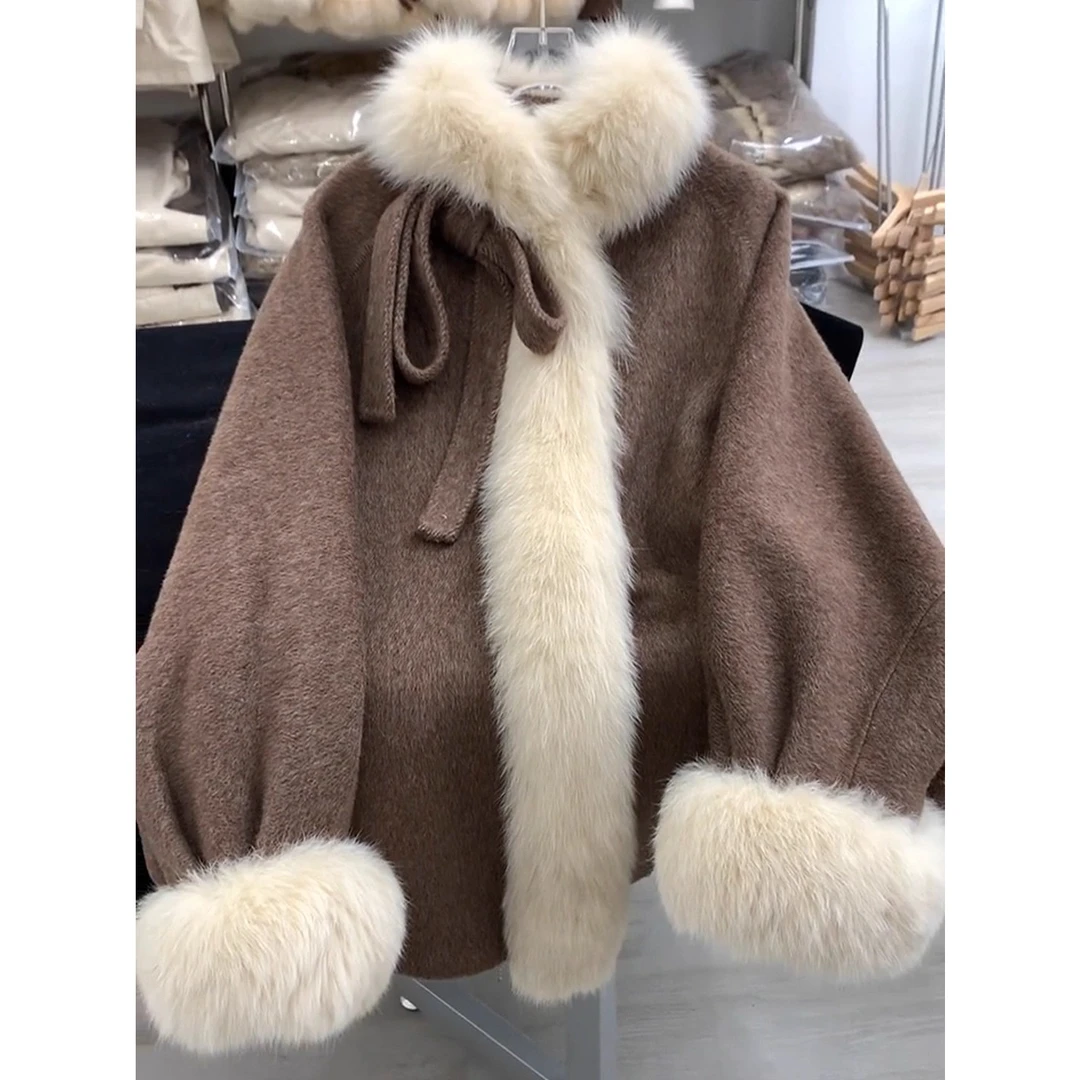 2025年新款秋冬季气质时尚设计感咖色短款大衣女装高级感外套上衣