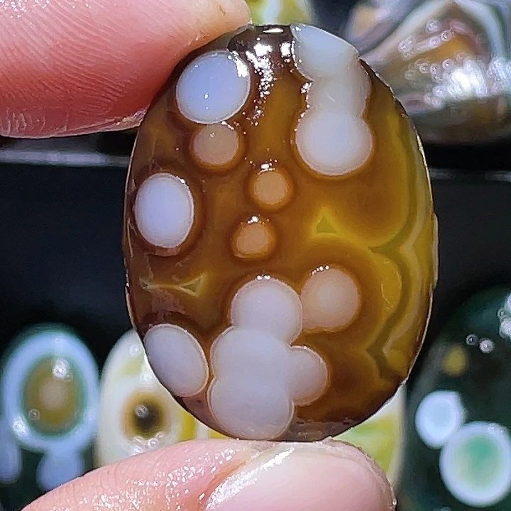 玛瑙/玉髓未镶嵌珠宝奇石