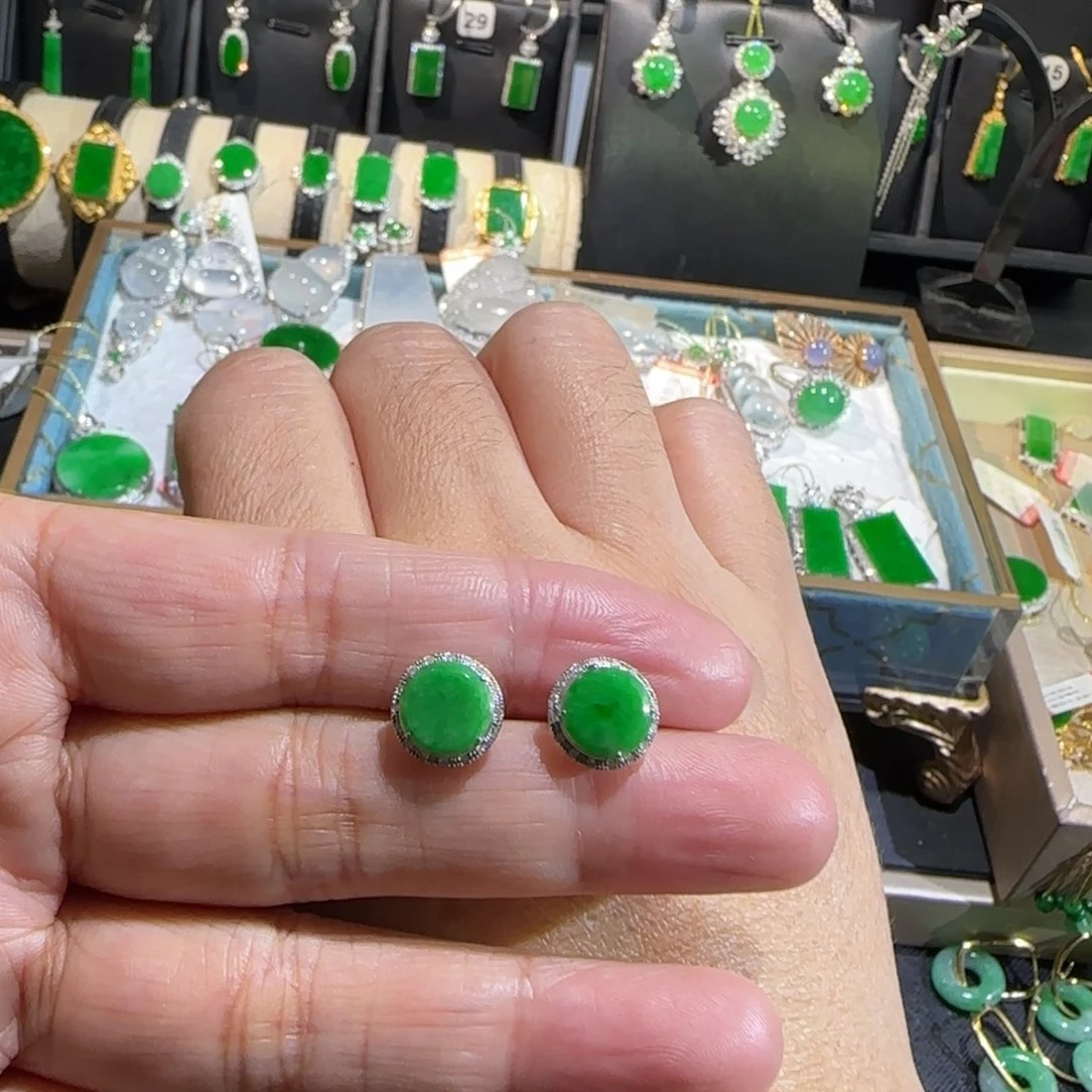 翡翠18K金镶嵌颈饰耳钉