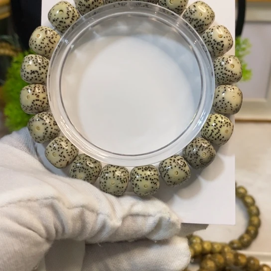 星月菩提吊坠海南星月菩提手串12骨瓷白