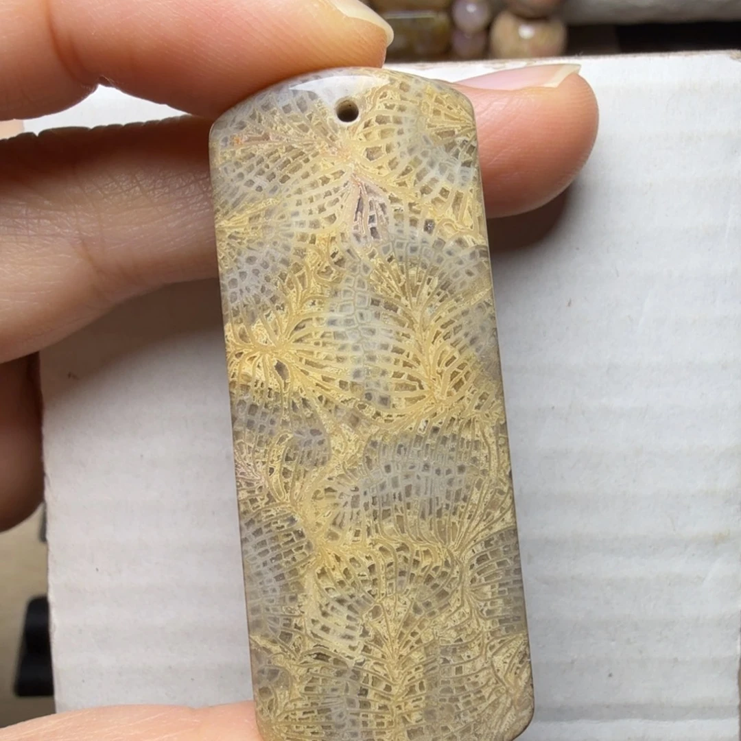 硅化玉未镶嵌花枝