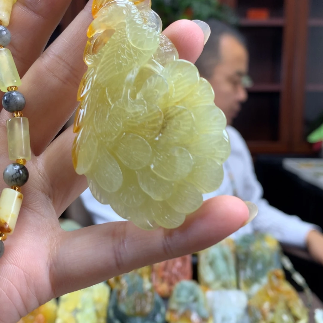 未镶嵌蛇纹石玉颈饰