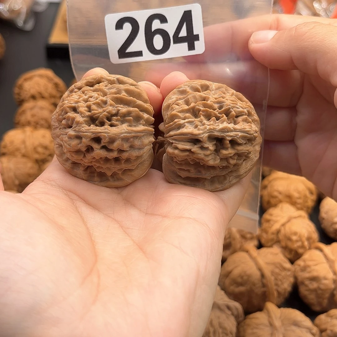 桃核把件冰****1四座楼全品43