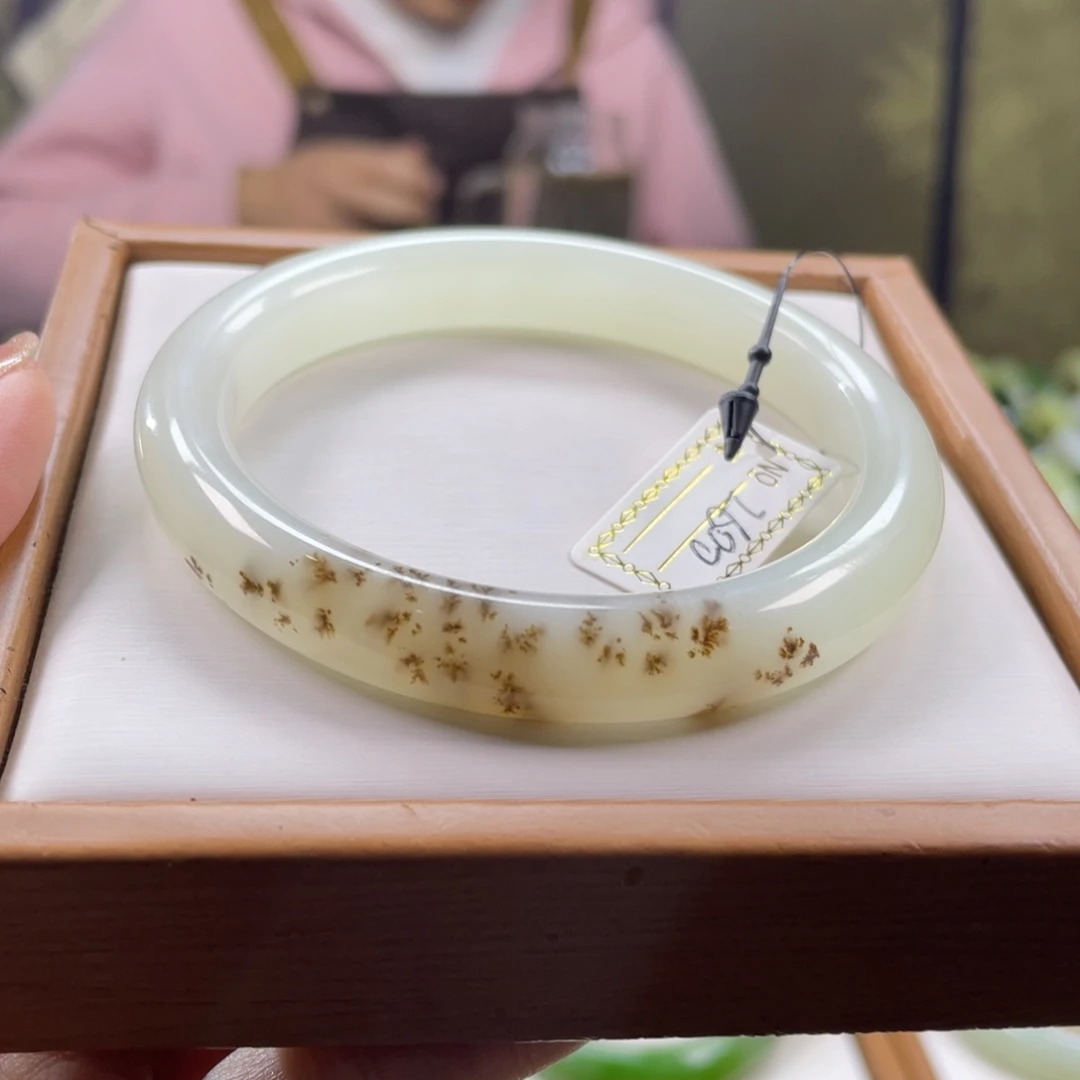 和田玉未镶嵌手镯58圈