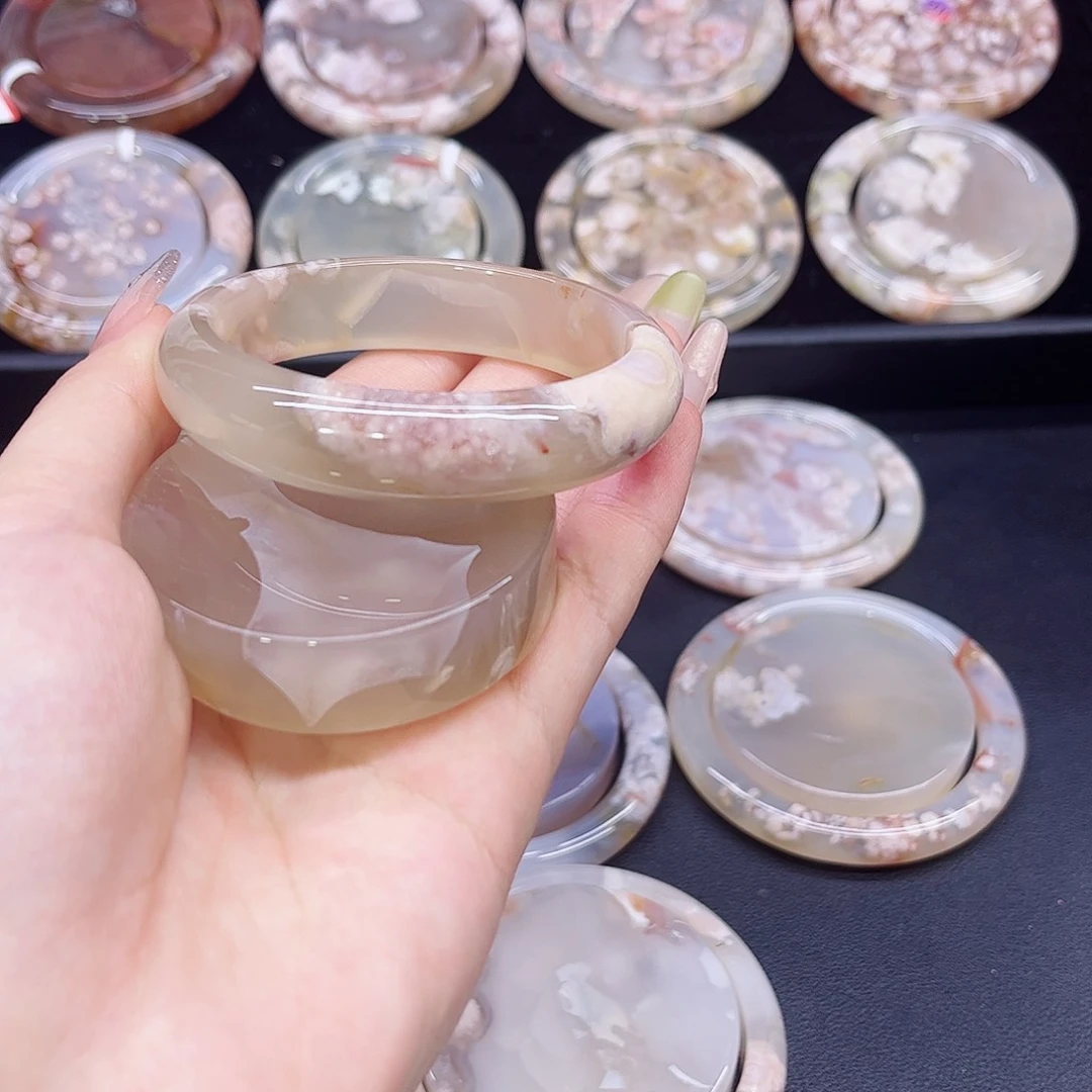 玛瑙/玉髓手镯未镶嵌56