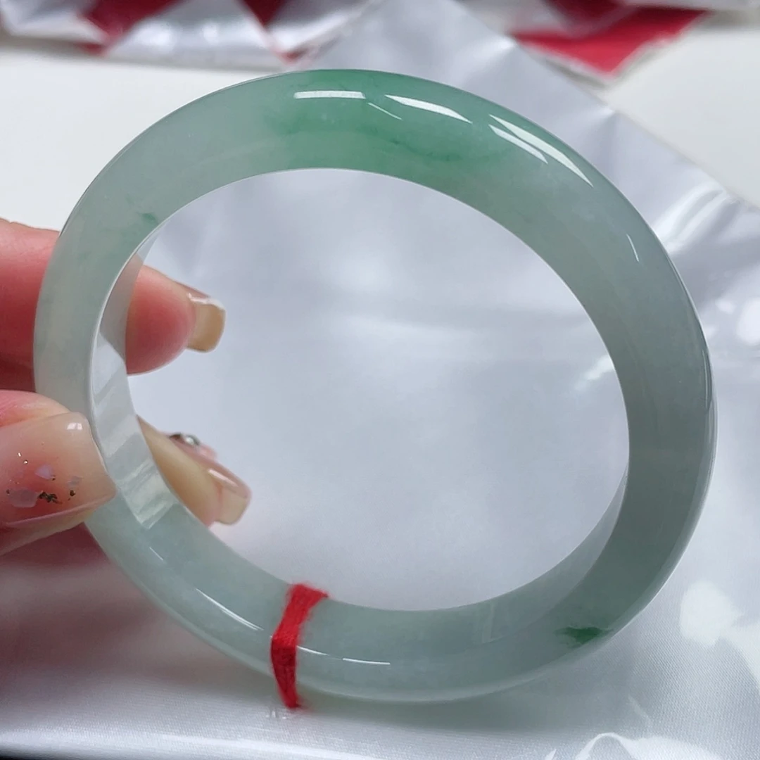 翡翠手镯未镶嵌缅甸翡翠