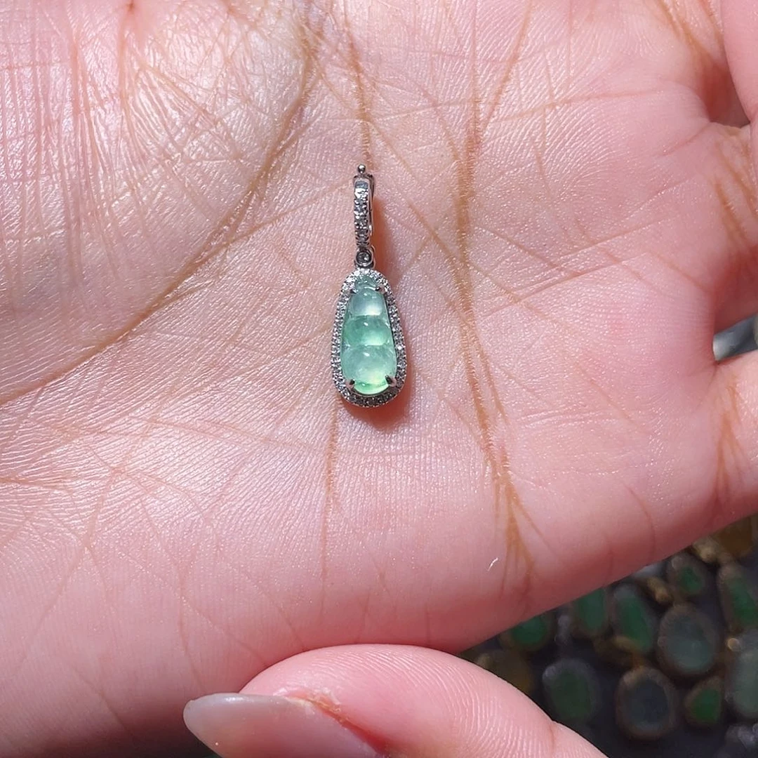 吊坠(不含链)18K金镶嵌翡翠