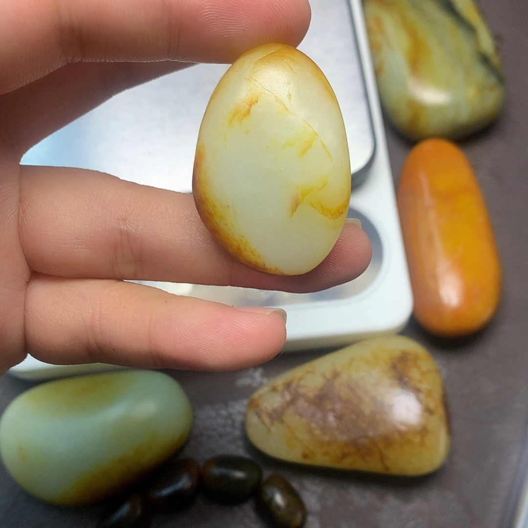 和田玉（糖玉）未镶嵌挂件