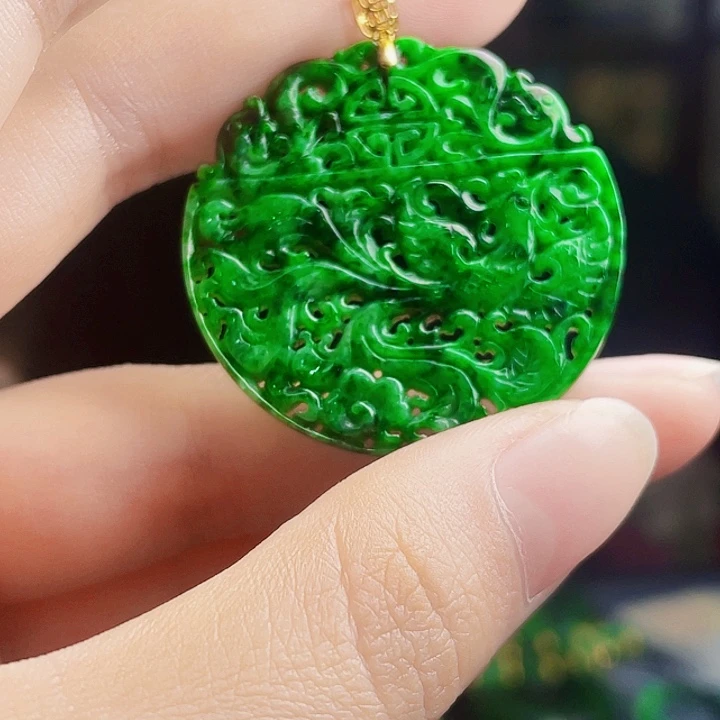 翡翠18K金镶嵌颈饰多样性