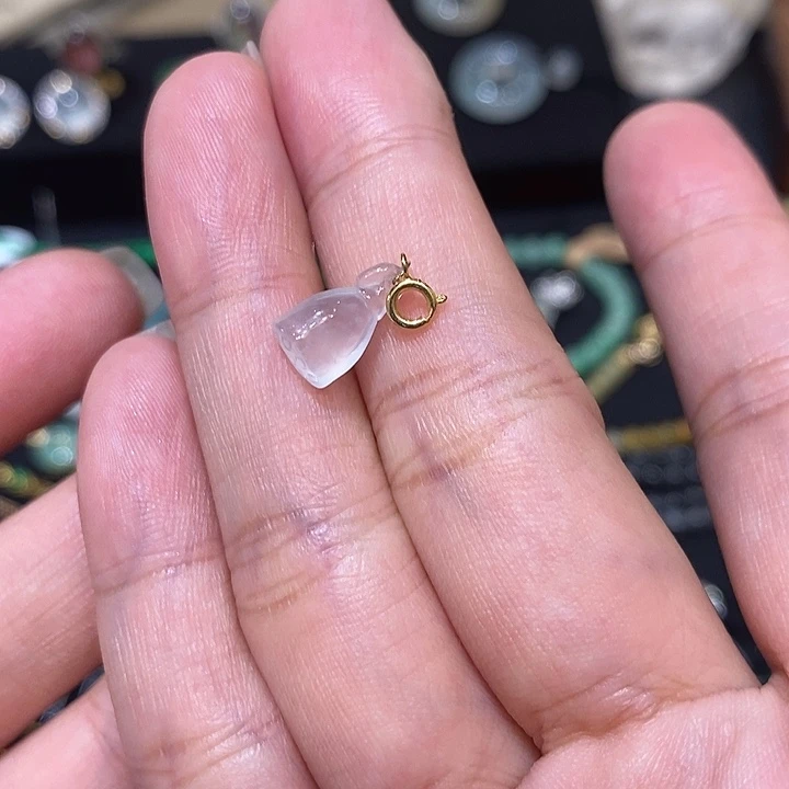 翡翠18K金镶嵌颈饰冰种莲蓬小滴溜