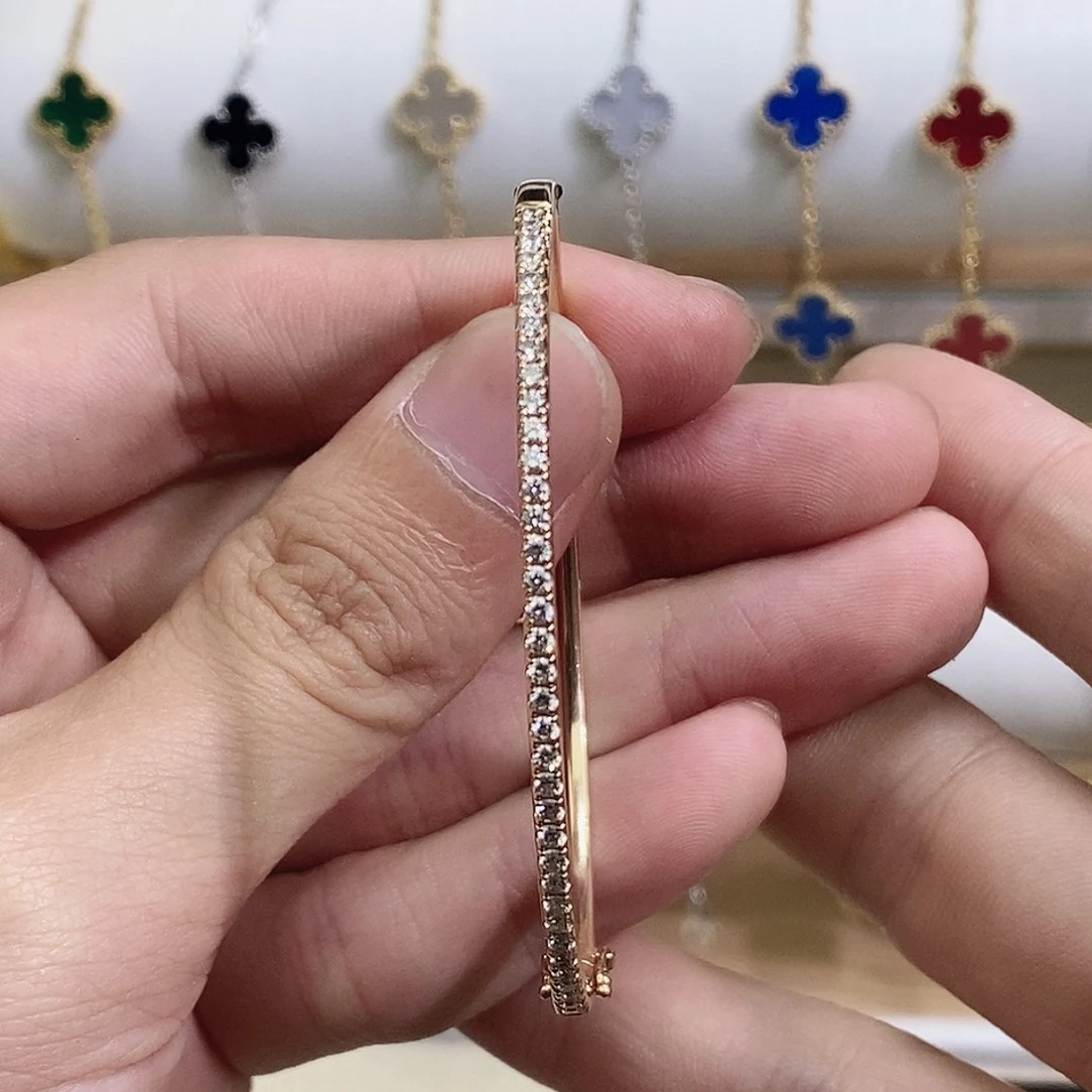 18K金镶嵌钻石手镯玫瑰金