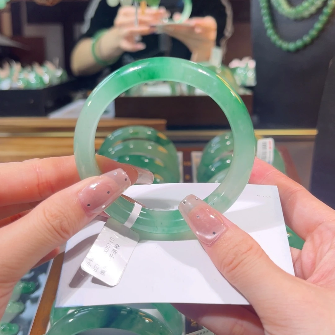 石英质玉（非洲翠）手镯合金