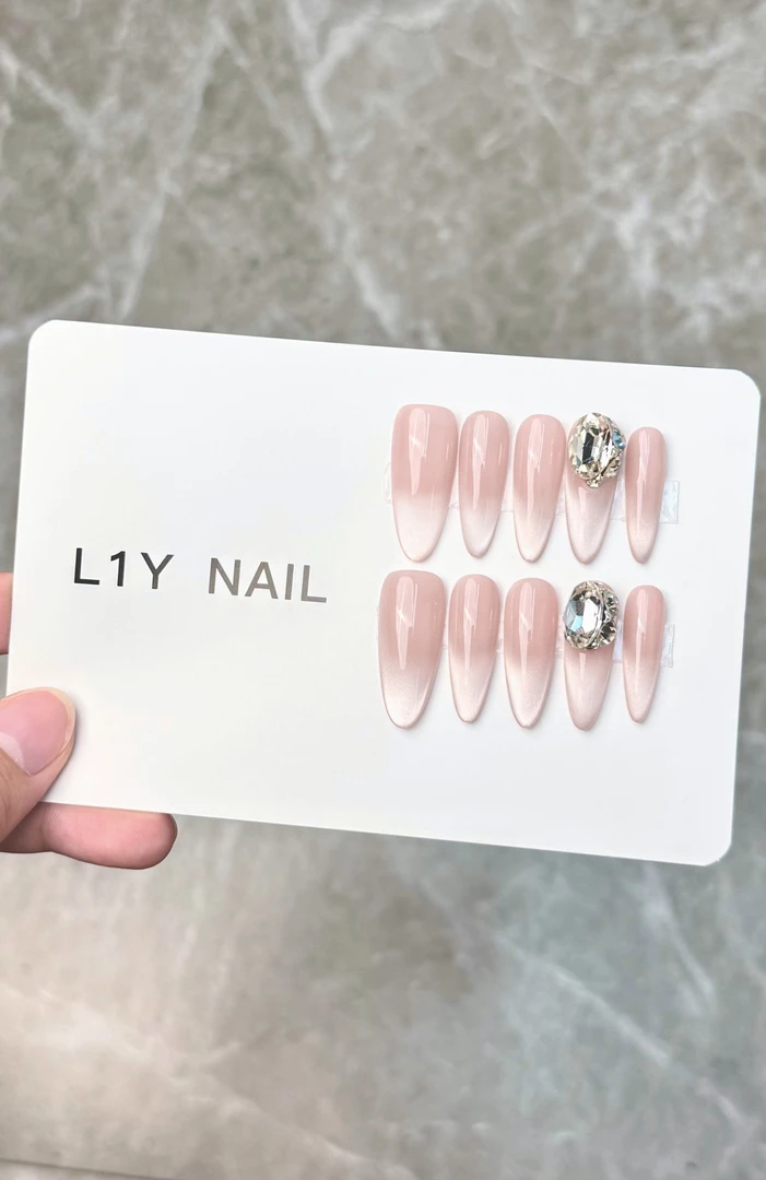 【粉漾】纯手工穿戴甲结婚日常美甲气质高级冰透高级手长手白猫眼甲