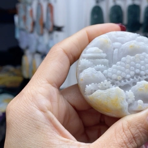 翡翠颈饰未镶嵌翡翠