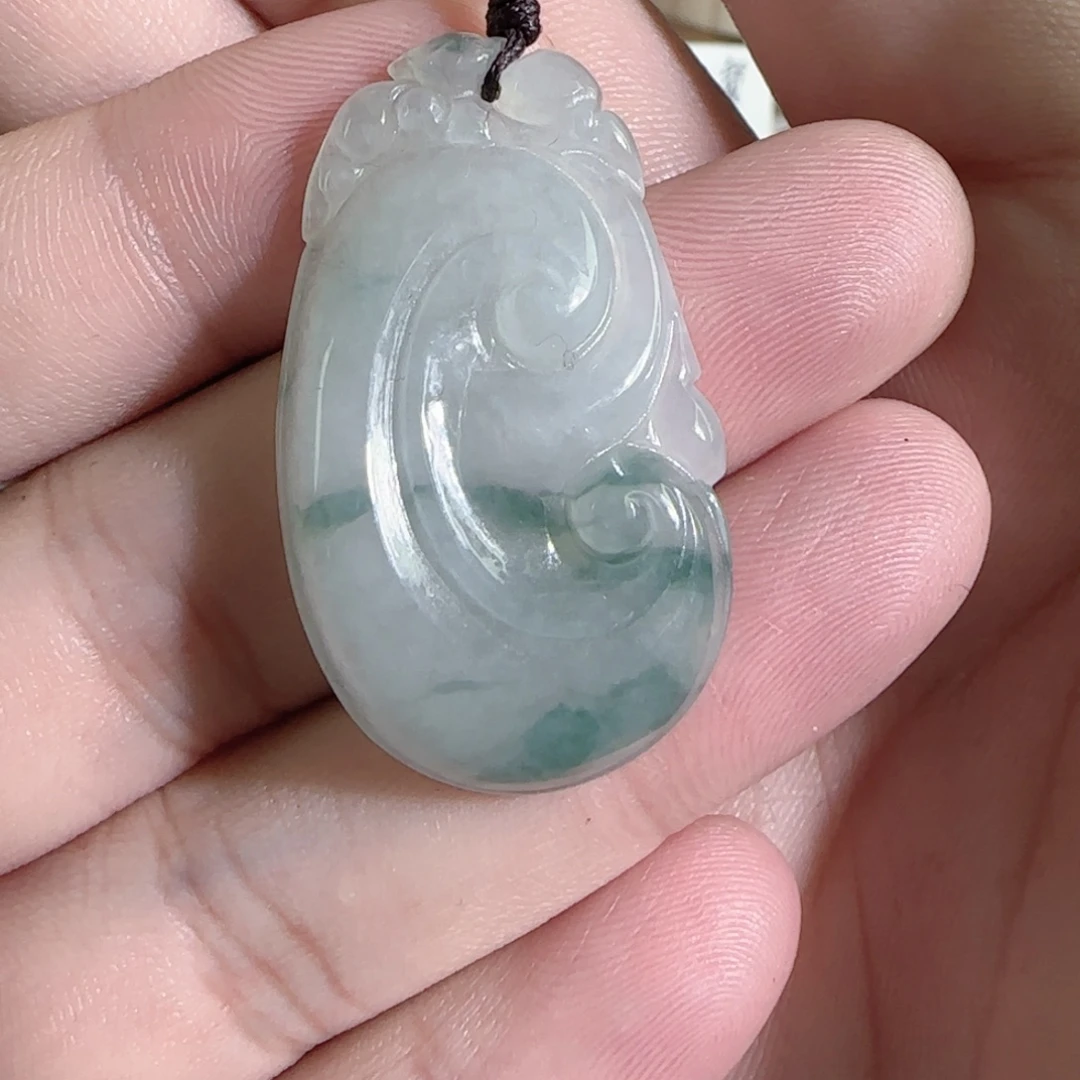 翡翠未镶嵌颈饰如意